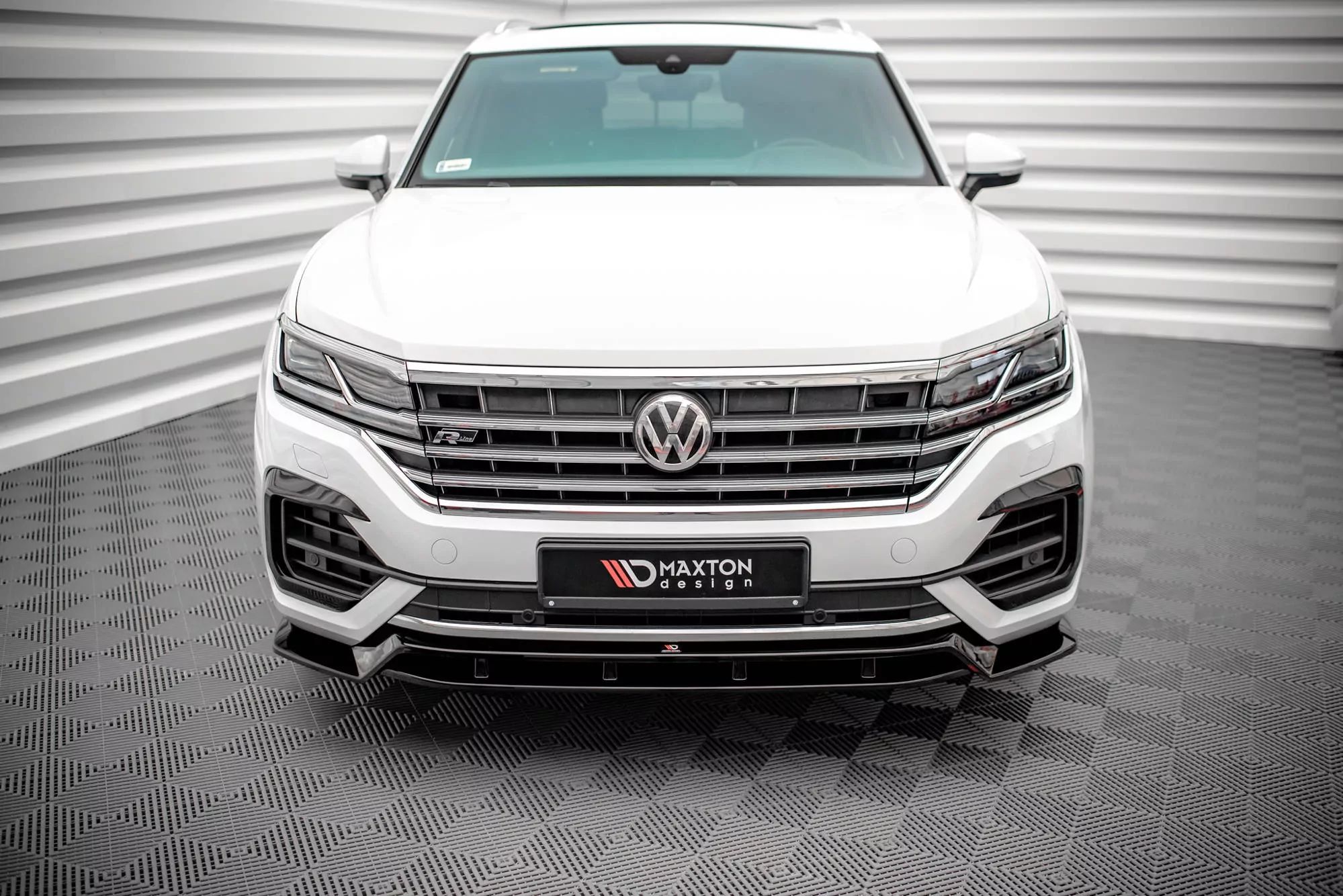 Front Ansatz Für Volkswagen Touareg R-Line Mk3 Schwarz Hochglanz