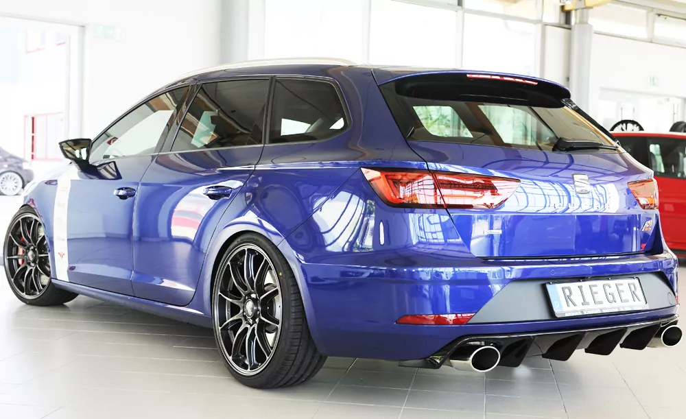 Rieger Heckeinsatz (wie 88137+AHK) glanz schwarz für Seat Leon Cupra (5F) 5-tür. (ST/Kombi) 01.17- (ab Facelift)