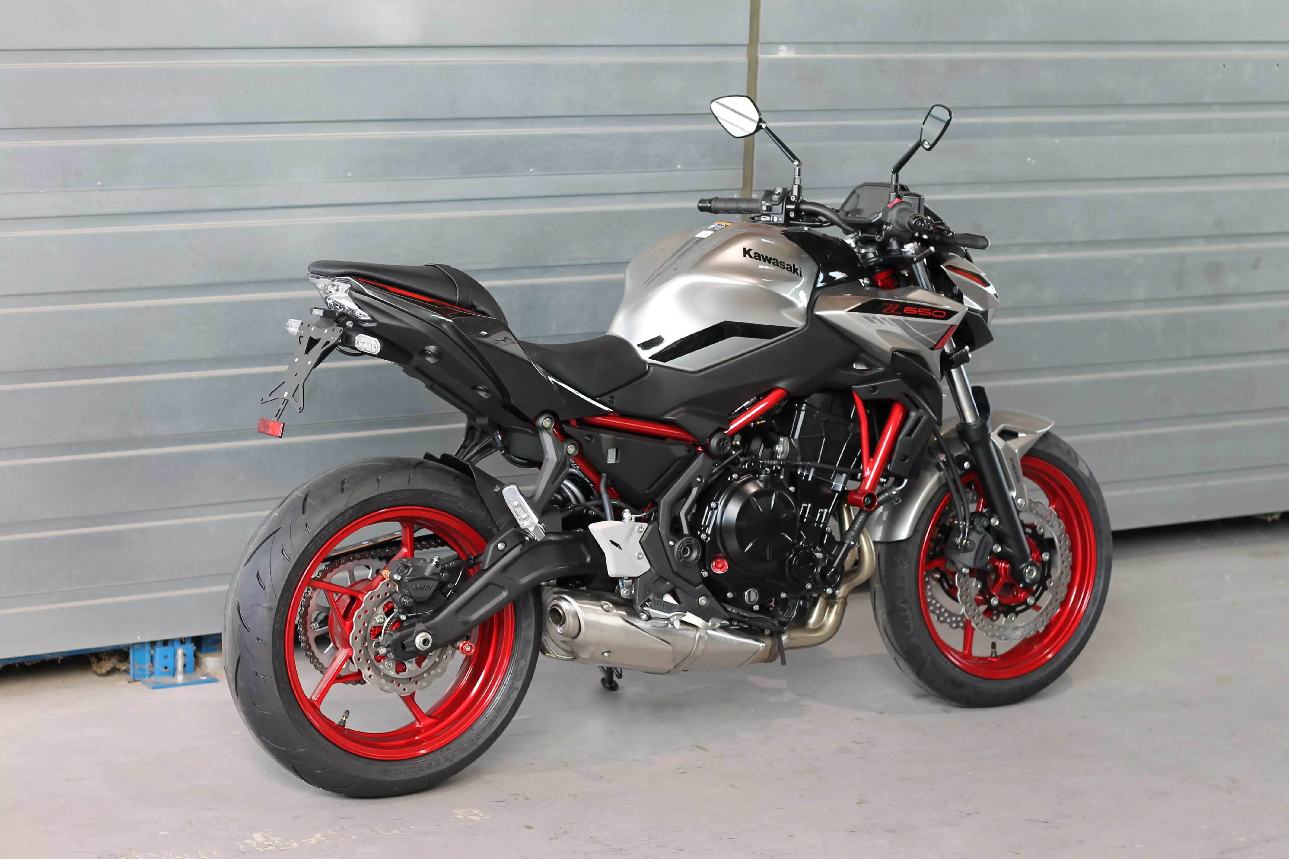 MG Biketec Kennzeichenhalter für Kawasaki Z 650 ab 2023