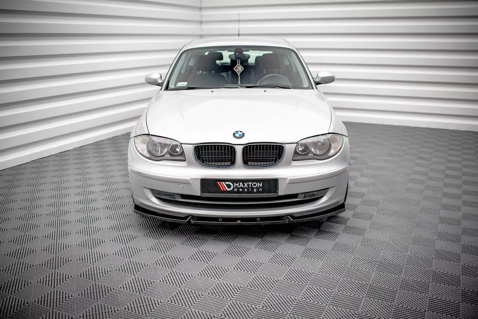 Front Ansatz V.3 Für BMW 1er E81 Facelift Schwarz Hochglanz