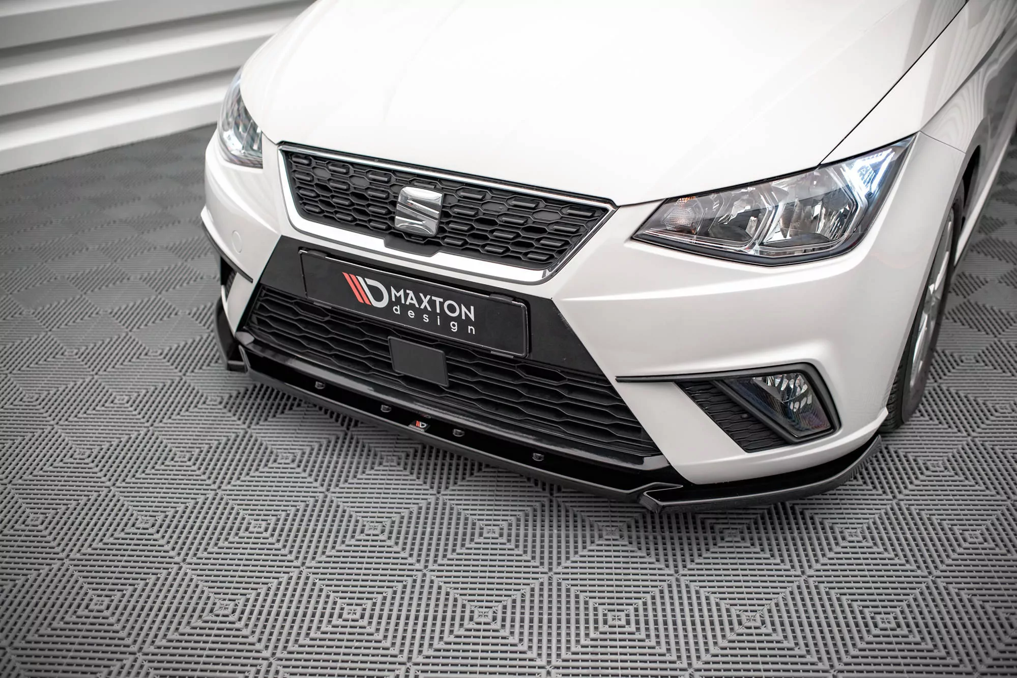 Front Ansatz V.2 Für Seat Ibiza FR/ Standard Mk5 Schwarz Hochglanz