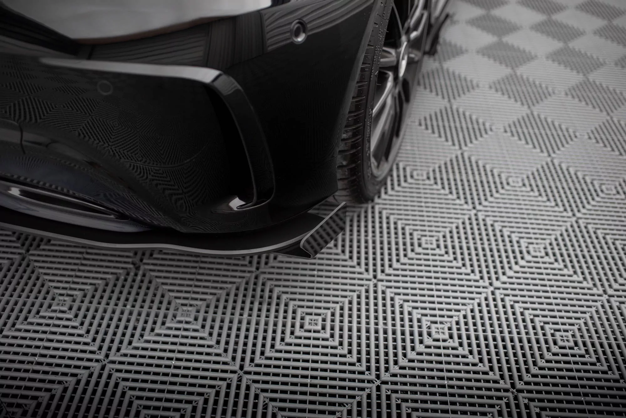 Hintere Seiten Flaps Für Mercedes-Benz A AMG-Line W176 Facelift Schwarz Hochglanz
