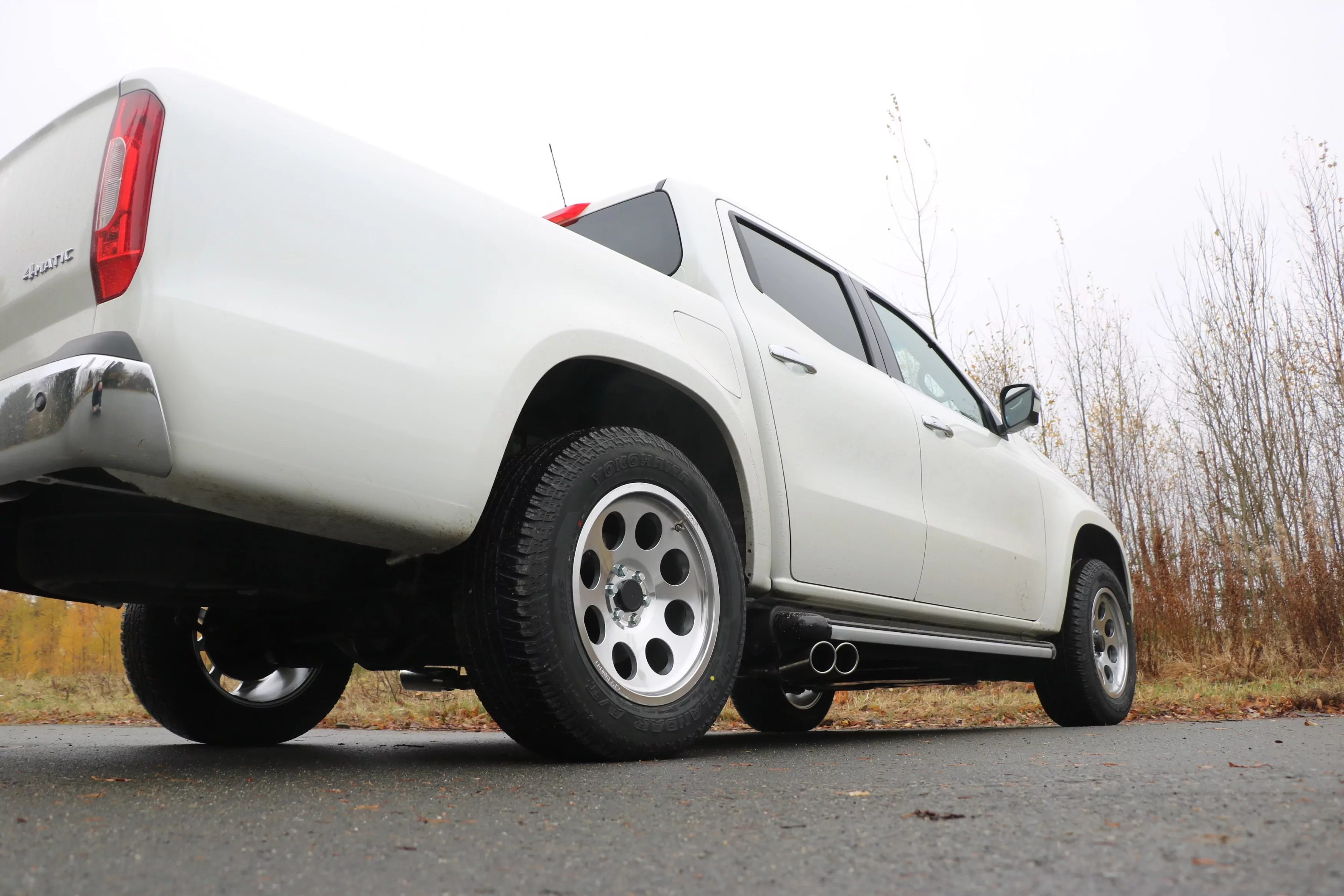 Mercedes X-Klasse 4matic  Endrohrsystem Ausgang seitlich rechts und links am Fahrzeug - 2x90 Typ 16 rechts/links