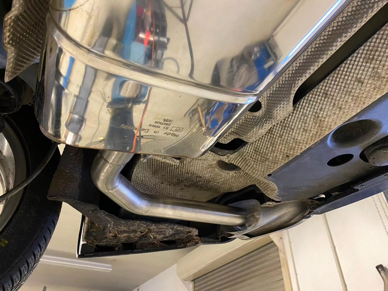 Mercedes CLA - C117/ X117 - AMG 45/ AMG-Line - 4-matic  Endschalldämpfer quer Ausgang rechts/links für Modelle mit AMG45 oder AMG-Line Endrohre - Endrohre in originaler Stoßstange