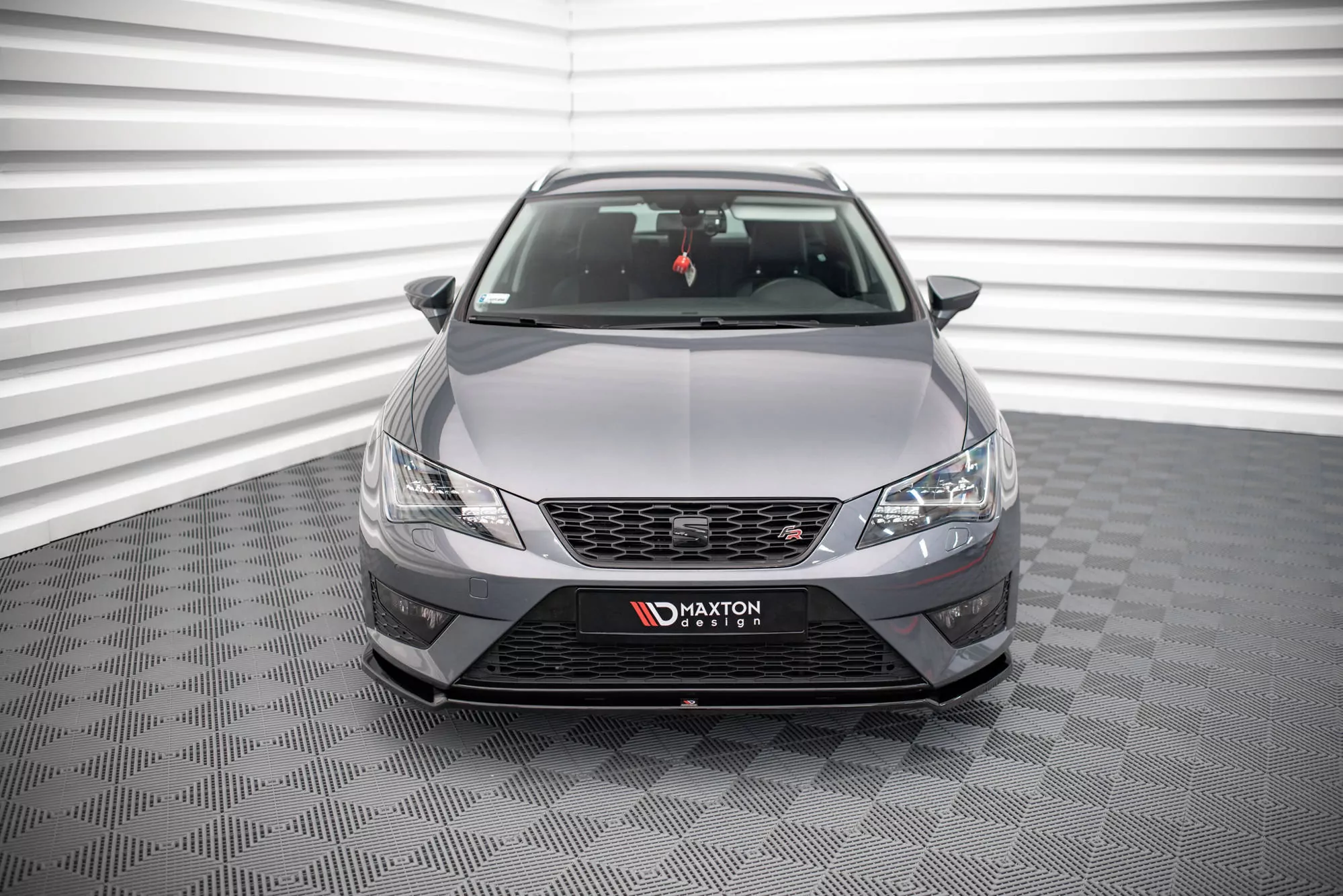 Front Ansatz V.2 Für Seat Leon FR / Cupra Mk3 Schwarz Hochglanz