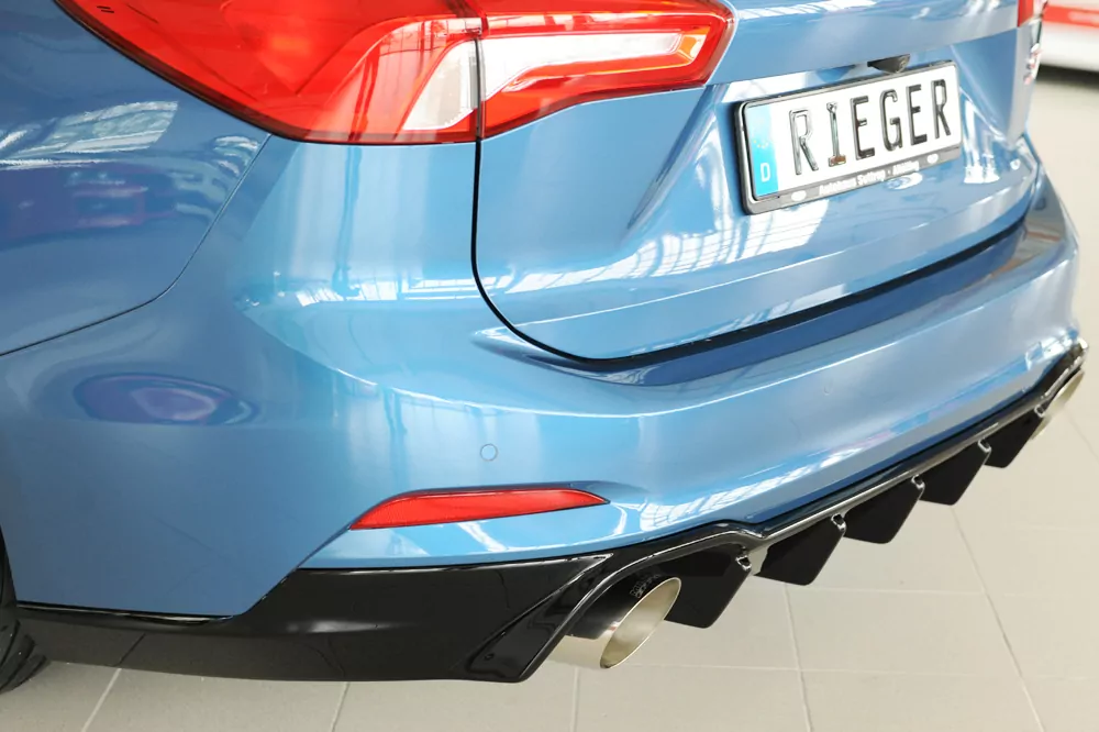 Rieger Heckeinsatz glanz schwarz für Ford Focus 4 ST (DEH) 5-tür. (Turnier) 06.19-03.22 (bis Facelift)