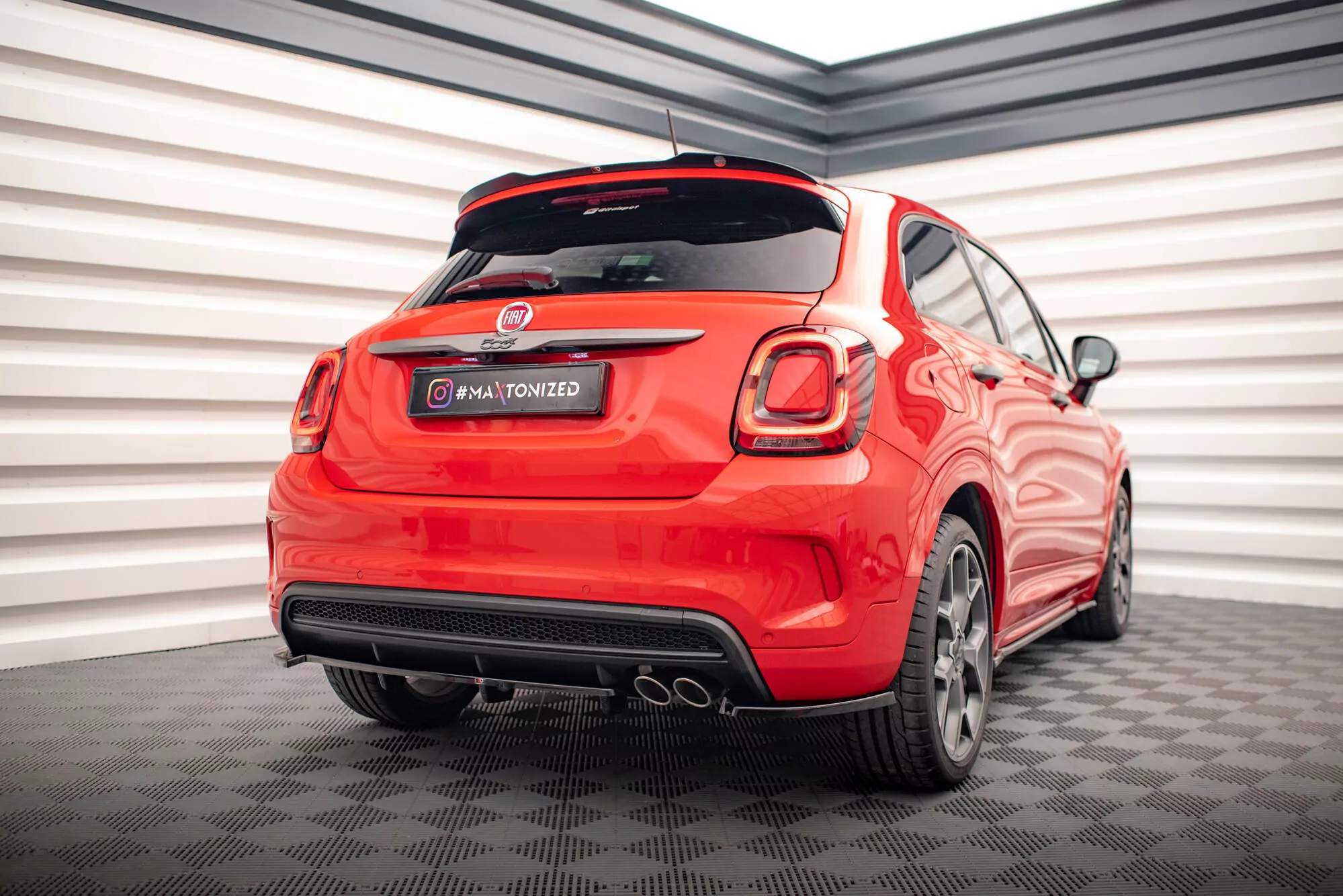 Hinten Splitter (mit Einem Vertikalem Balken) Fiat 500X Sport Mk1 Facelift Schwarz Hochglanz