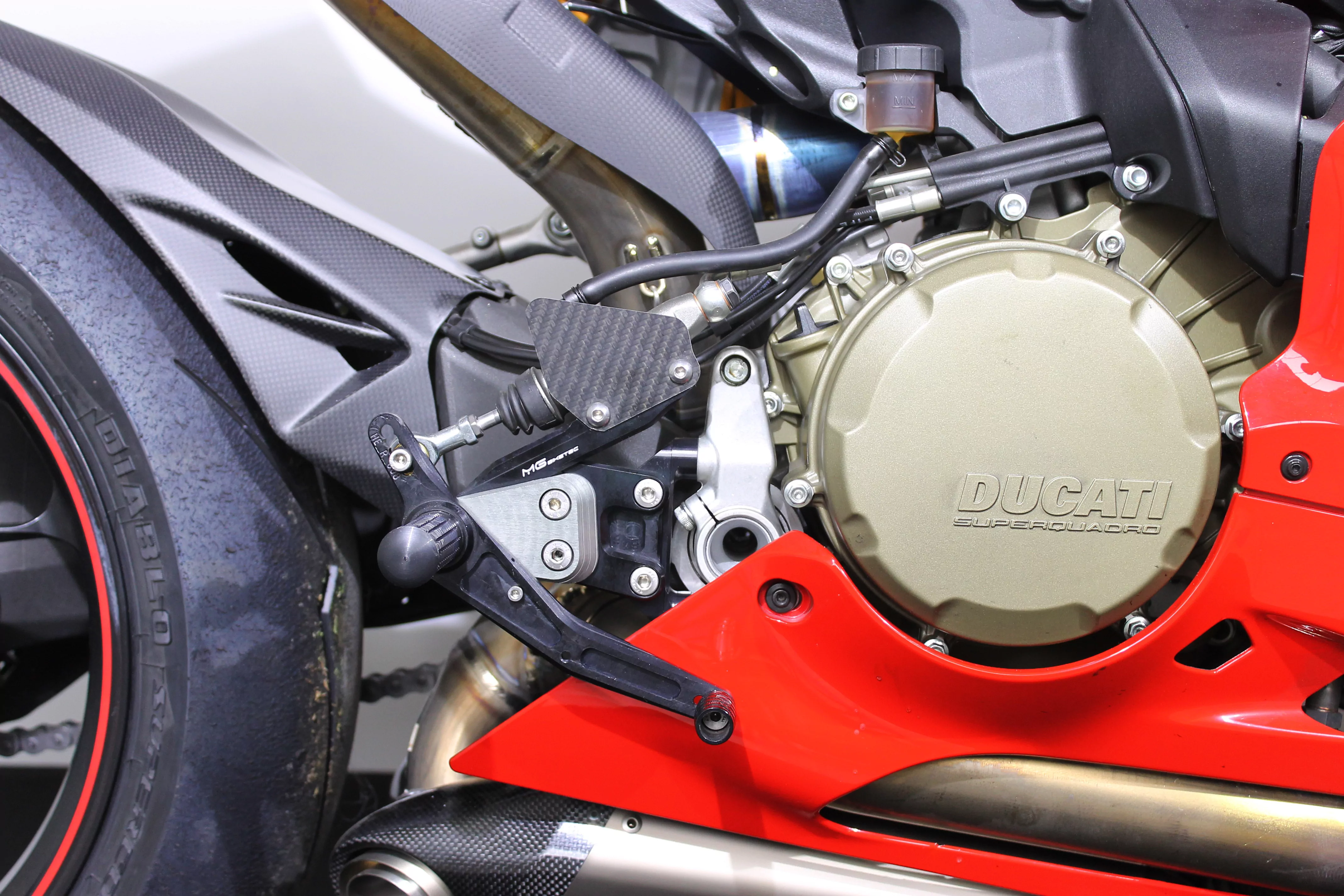 MG Biketec Sportfussrastenanlage / Rastenanlage / Fußrastenanlage, Umkehrschaltung, ABE, gültig in D - A - CH für Ducati 959 Panigale V2 ab 2016-2019