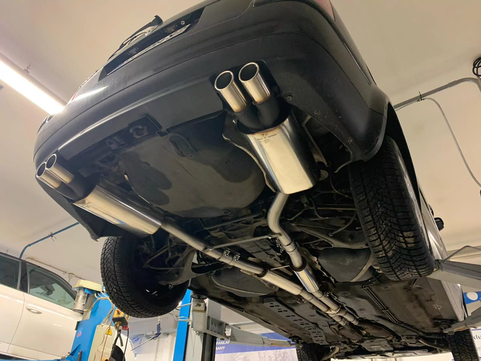 VW Passat 3B/ 3BG 4-Motion W8 Optik  Endschalldämpfer rechts/links - 2x76 Typ 16 rechts/links versetzt