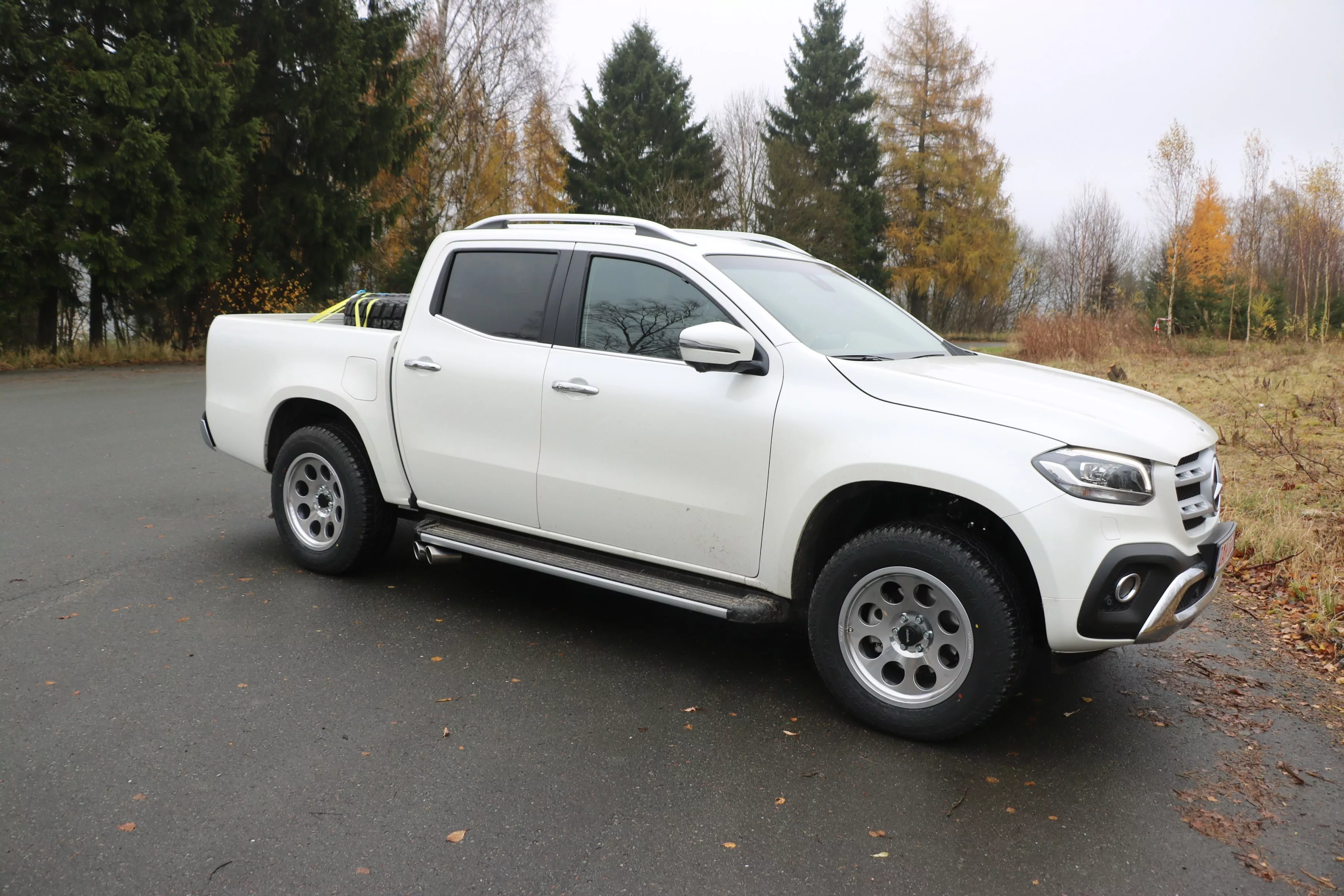 Mercedes X-Klasse 4matic  Endrohrsystem Ausgang seitlich rechts und links am Fahrzeug - 2x90 Typ 16 rechts/links