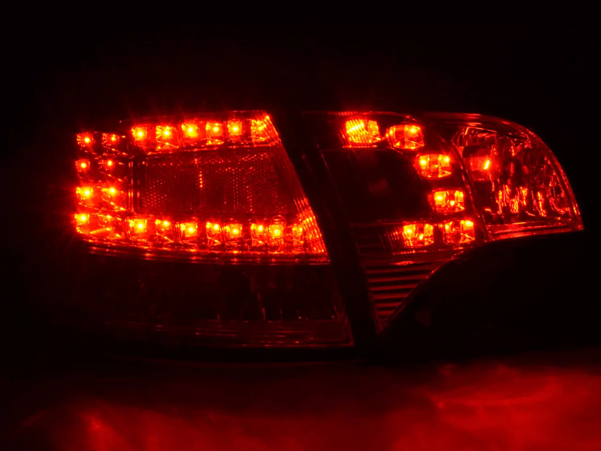 LED Rückleuchten Set Audi A4 Avant Typ 8E Bj. 04-08 chrom