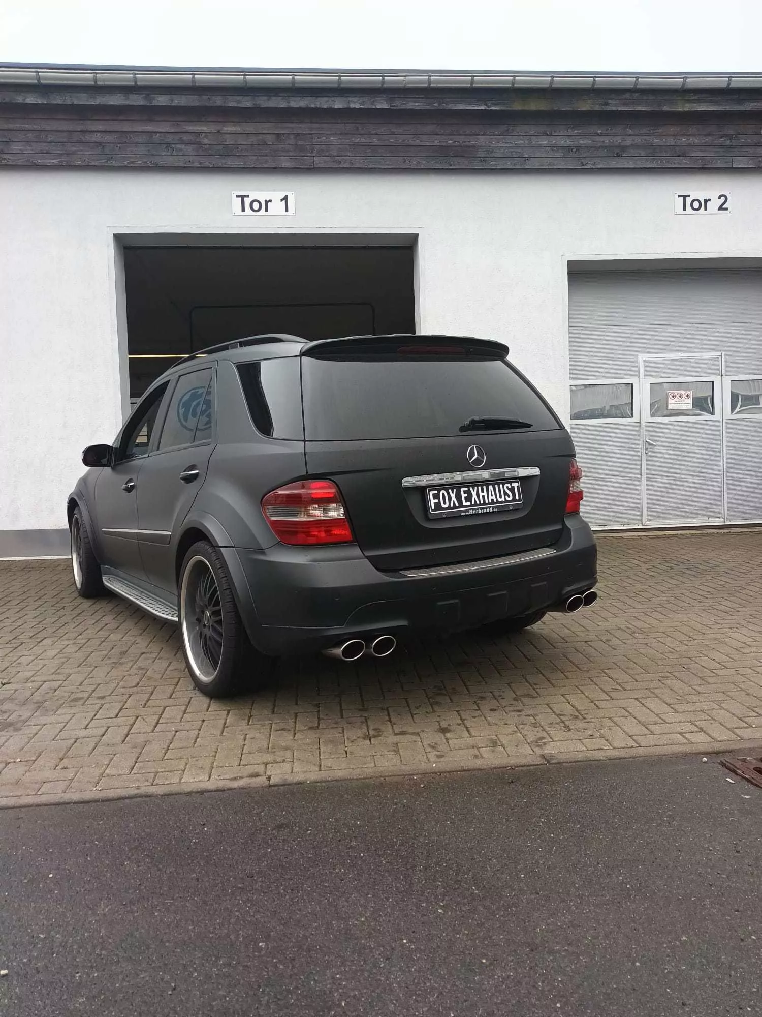 Mercedes M-Klasse Typ W164  Endschalldämpfer rechts/links - 2x115x85 Typ 44 rechts/links