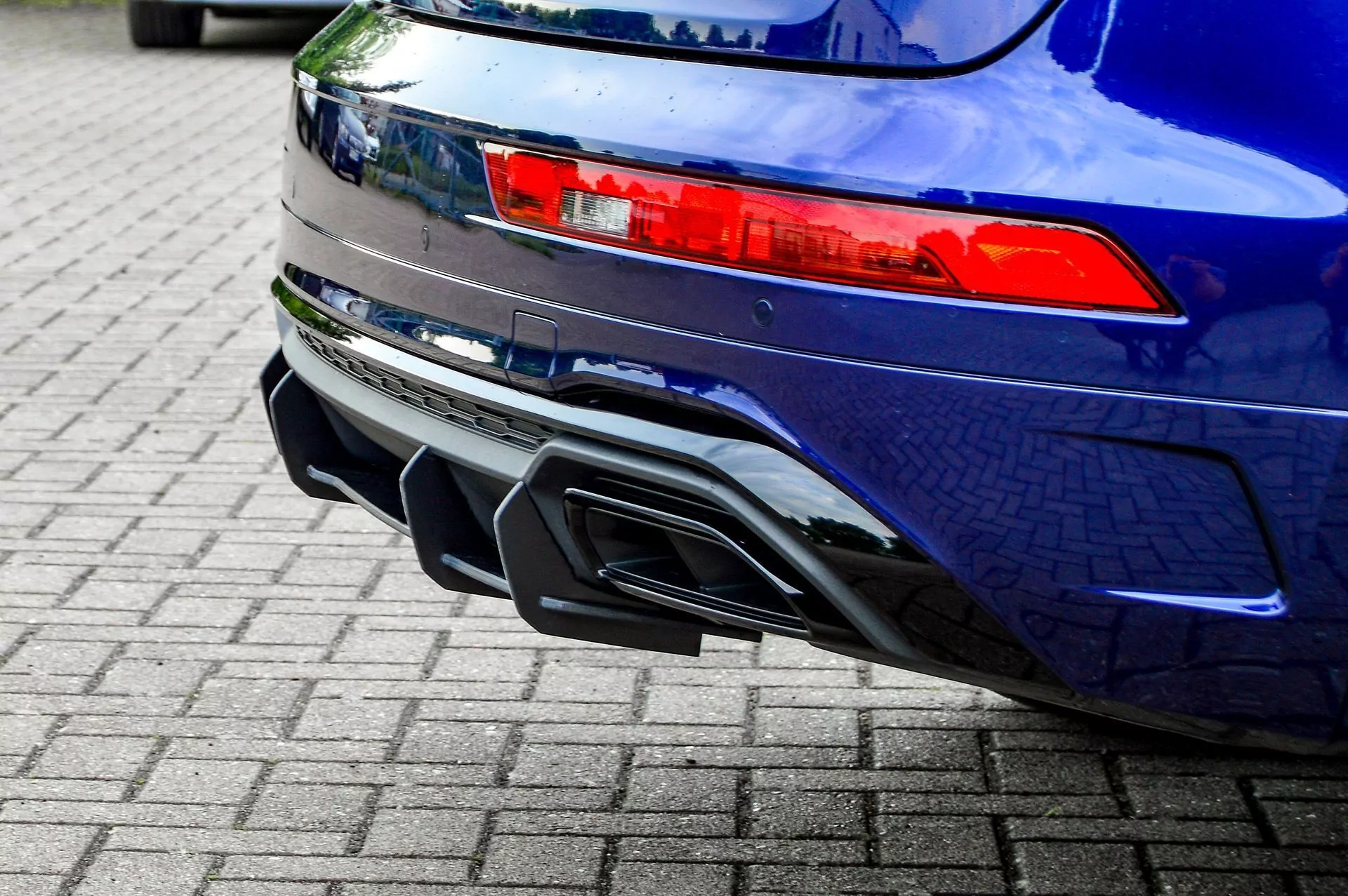 Gefräster Heckansatz mit Finnen für Audi Q5 FYB mit S-Line