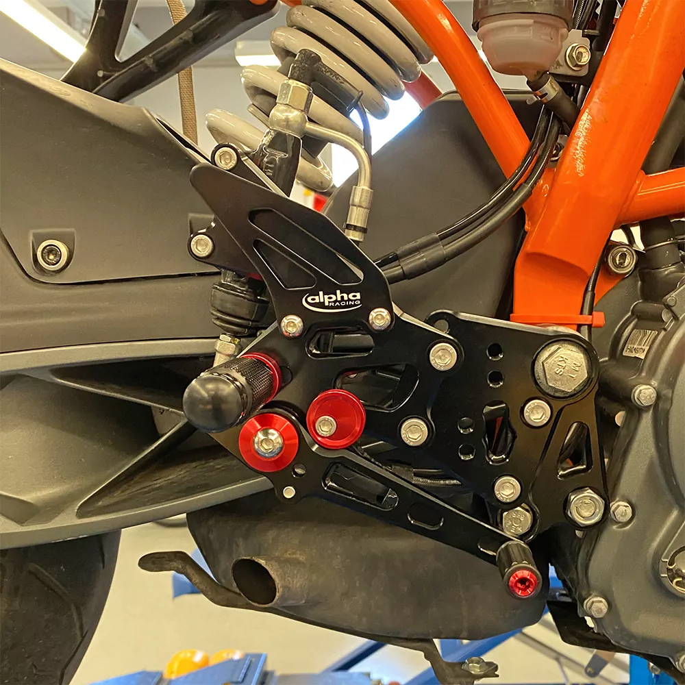 TRACK Fußrastenanlage schwarz KTM RC390 2014- ABE