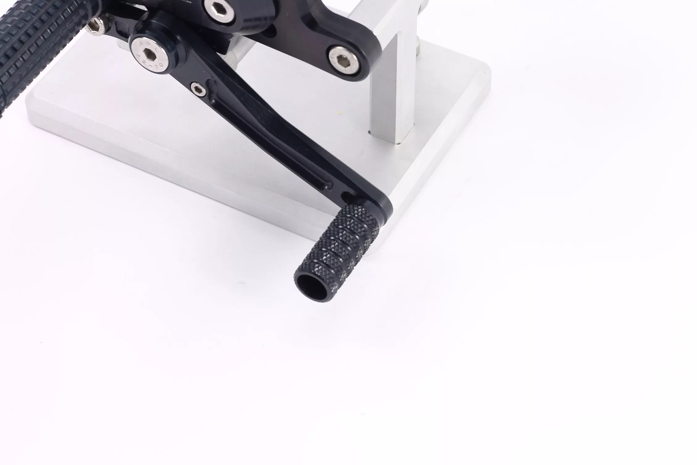 MG Biketec Sportfussrastenanlage / Rastenanlage / Fußrastenanlage mit ABE, gültig in D - A - CH für Aprilia RSV4 1100 / Factory ab 2021