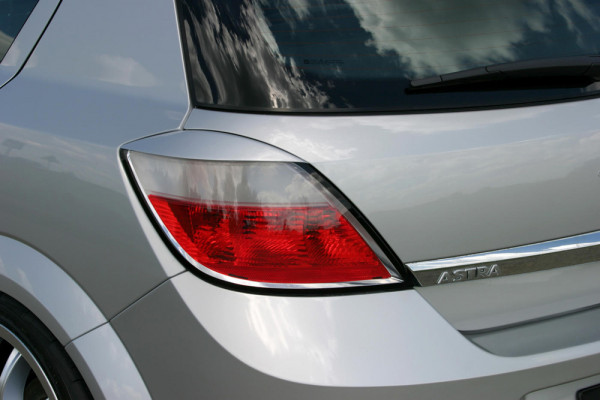 LUMMA Rücklichtblenden GTC/R für Opel Astra H GTC 3-tür.