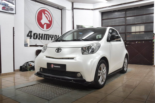 Front Ansatz Für Toyota IQ Schwarz Hochglanz