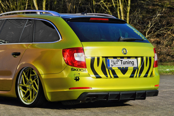 Heckschürze in Racingoptik passend für Skoda Superb 3T