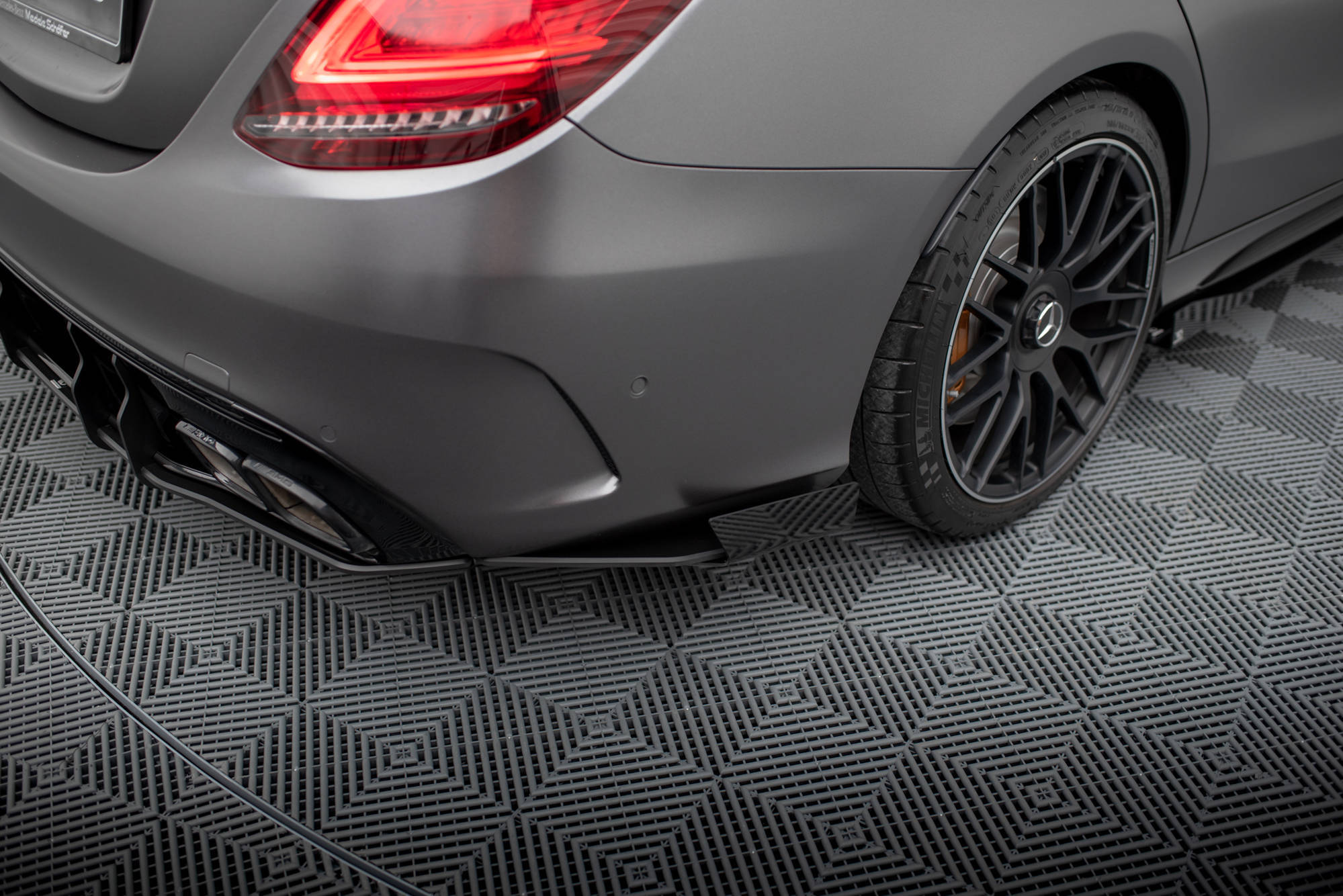 Street Pro Heck Ansatz Flaps Diffusor +Flaps Für Mercedes-AMG C63