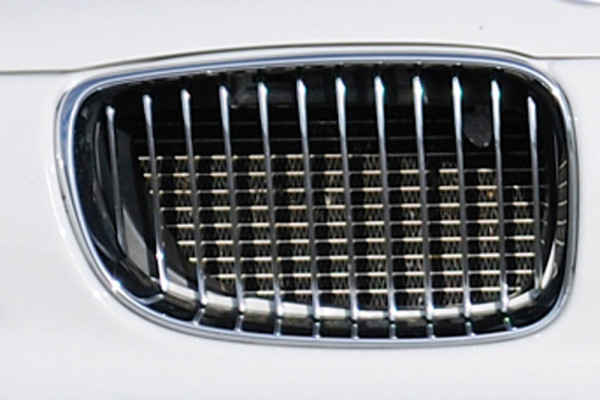 Facelift BMW-Niere rechts, Chrom/schwarz vom 135i für BMW 1er E82, E88 (182 / 1C) Cabrio 10.07-