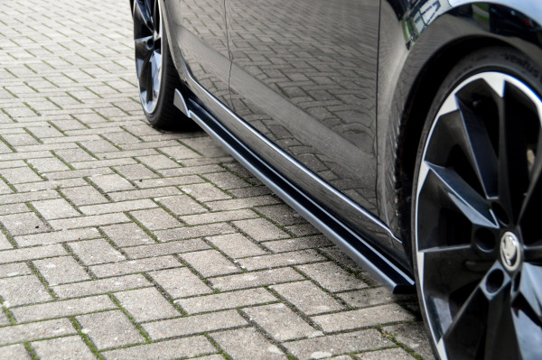 CUP Seitenschweller mit Wing passend für Hyundai i30 N-Line Fastback ab 2018