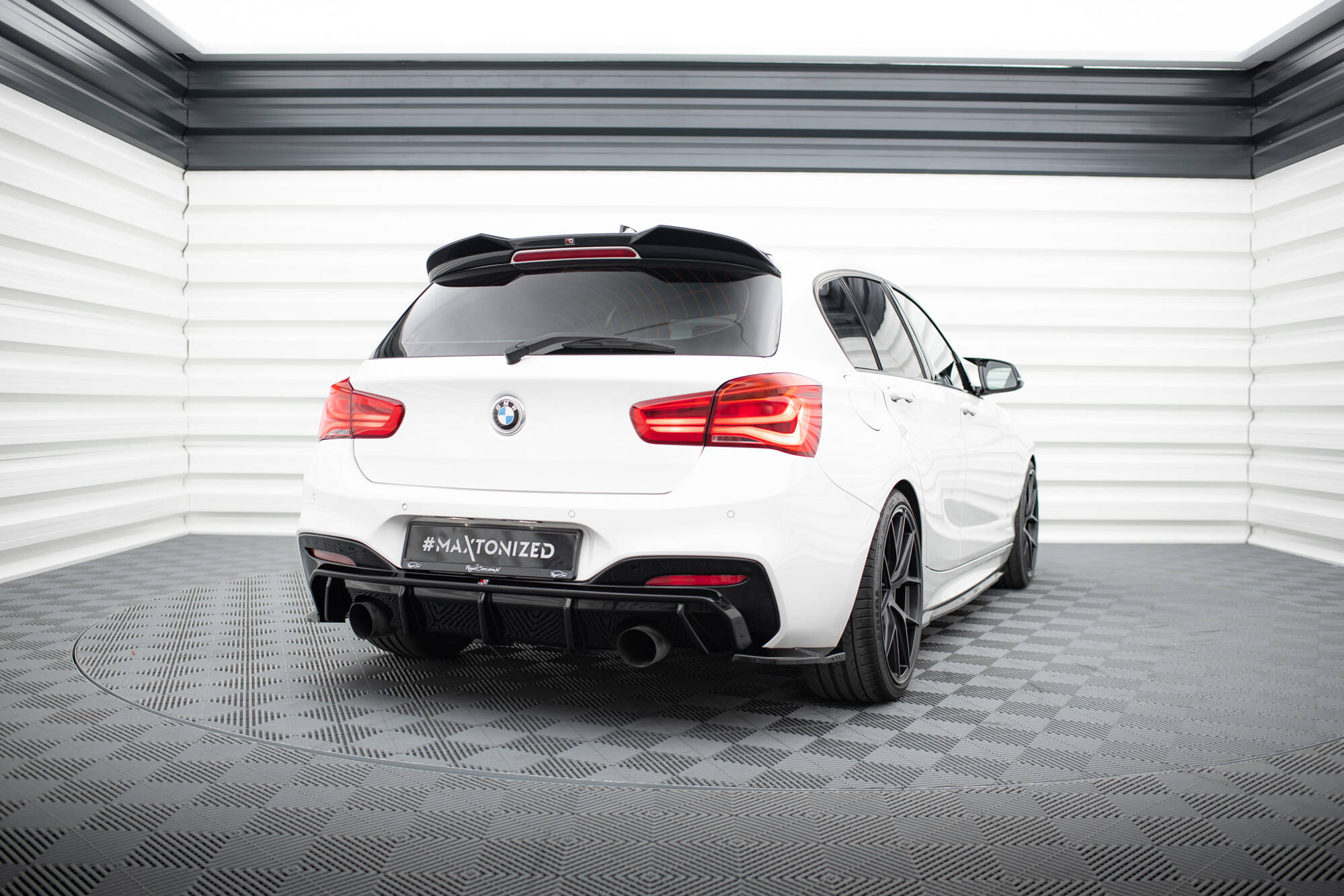 Heck Ansatz Flaps Diffusor V.5 Für BMW 1er M-Paket / M140i F20 