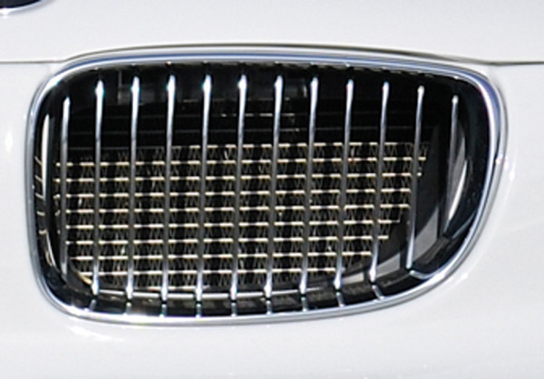 Facelift BMW-Niere links, Chrom/schwarz vom 135i für BMW 1er E82, E88 (182 / 1C) Coupé 10.07-