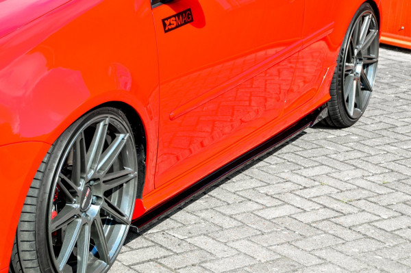 Seitenschweller im Cup7 Look mit Wing für VW Golf 5 GTI R32 Pirelli